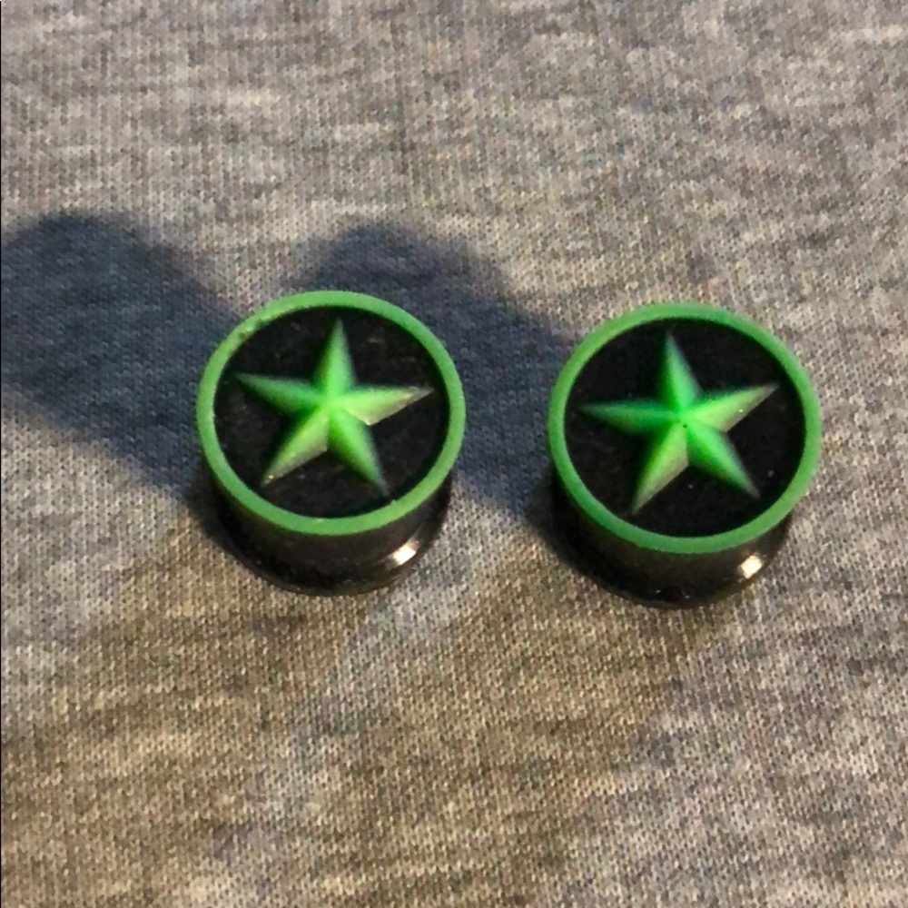 Green/black solid silicone star plugs 9/16